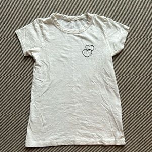 Rag & Bone The Slub Tee. White. Size XXS/TTP. Hand embroidery heart on t-shirt.
